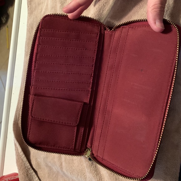 Liz Claiborne Maroon Wallet - Picture 3 of 7